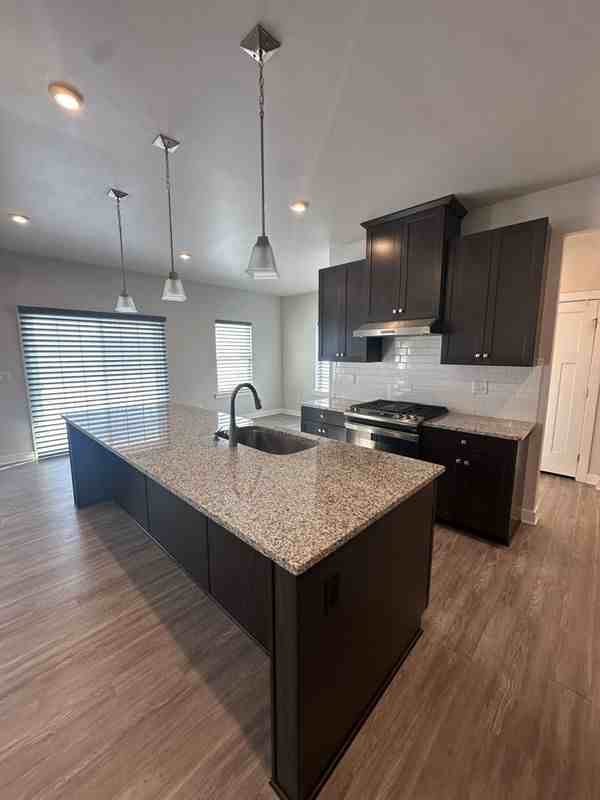 91 Sierra Dr - Photo 2 of 19