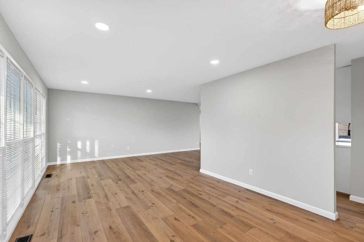 5016 Fernhill Dr - Photo 6 of 41