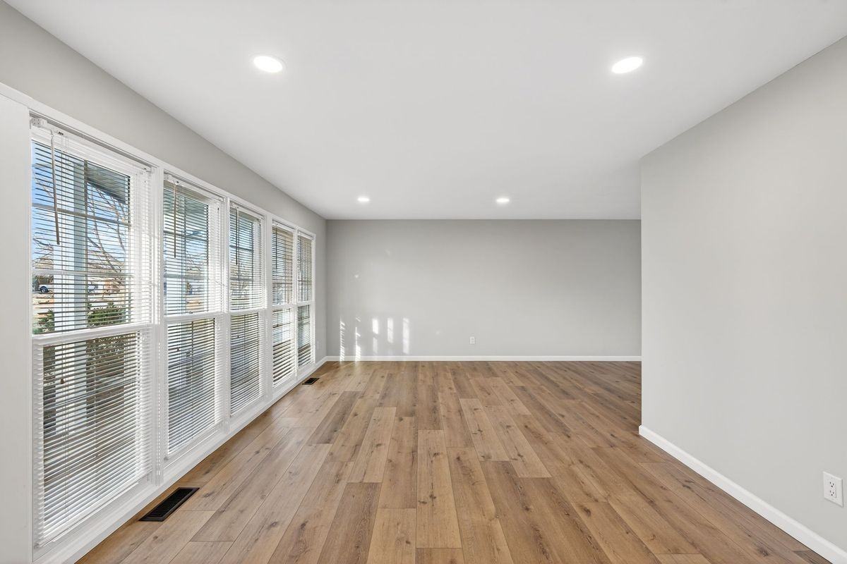 5016 Fernhill Dr - Photo 7 of 41