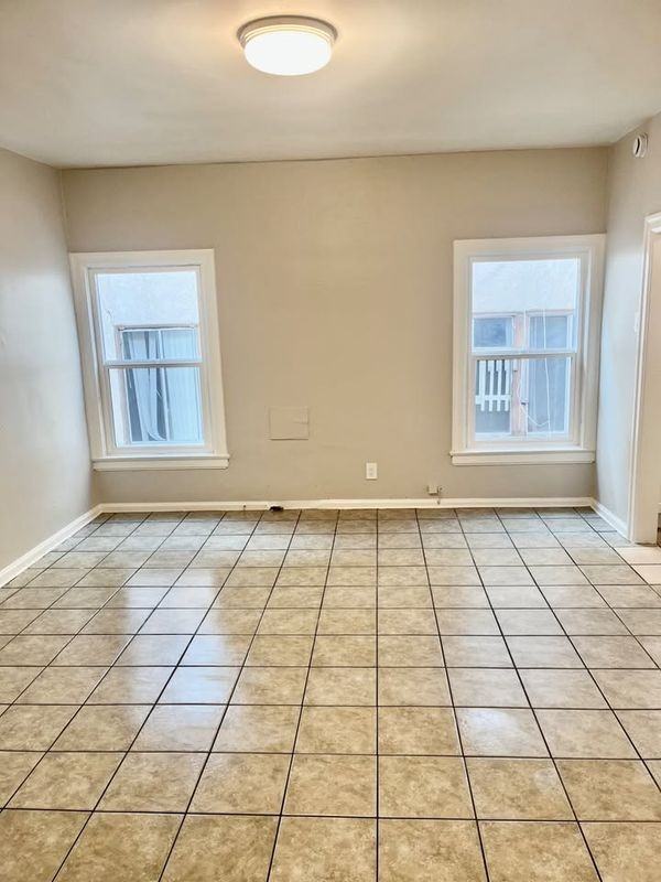 439 Union Dr - Photo 5 of 11