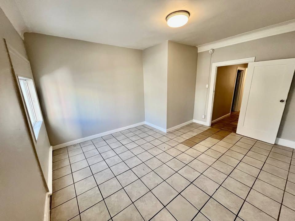 439 Union Dr - Photo 6 of 11