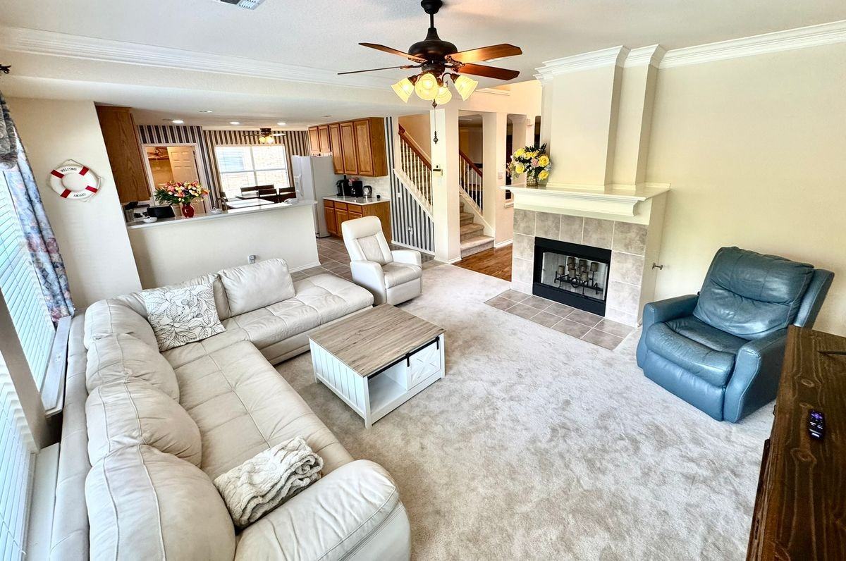 2429 Deer Horn Dr - Photo 3 of 35
