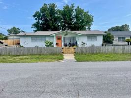 featured image of 208 Poinsettia Dr