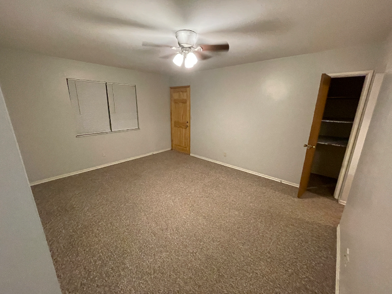 1103 W James Blvd #4 - Photo 3 of 14