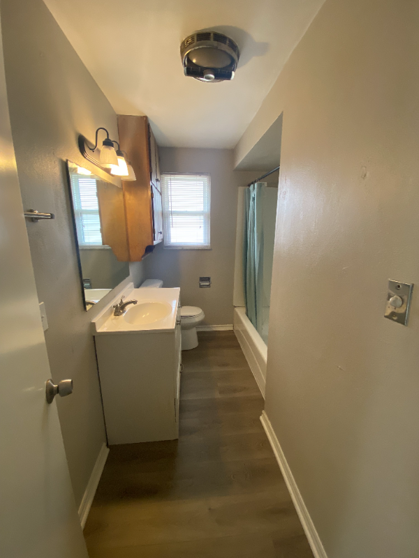 501 E Staat St - Photo 5 of 7