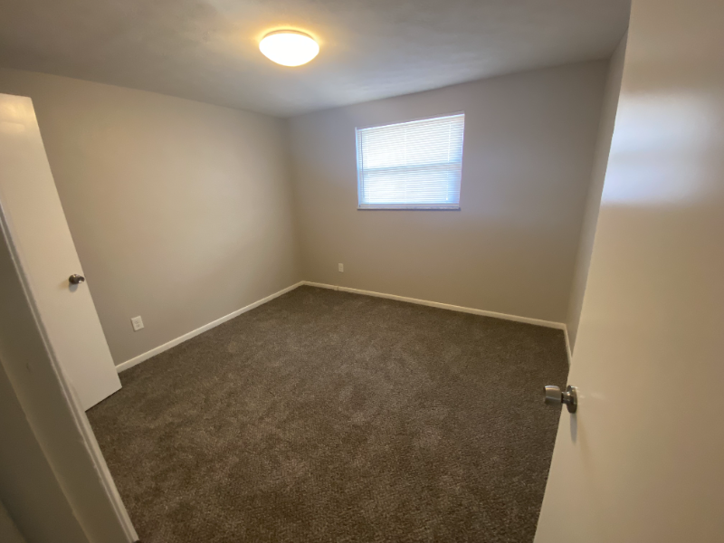 501 E Staat St - Photo 7 of 7