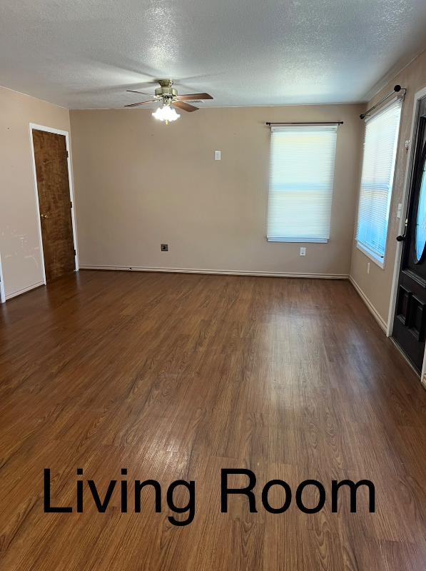 702 N Ridge St - Photo 2 of 11