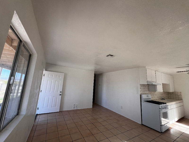 137 San Carlos St - Photo 3 of 13