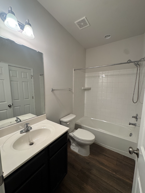 16108 Coolidge Ave - Photo 3 of 29