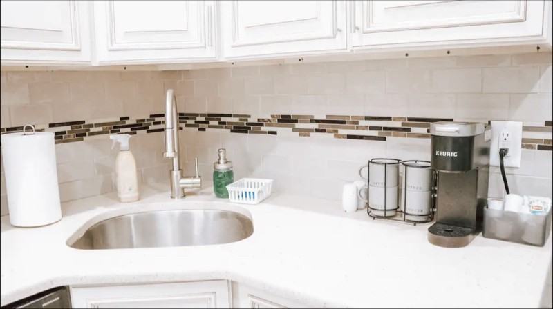 662 Bleecker St - Photo 2 of 13