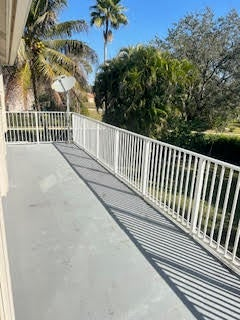 550 Cross Way - Photo 5 of 12