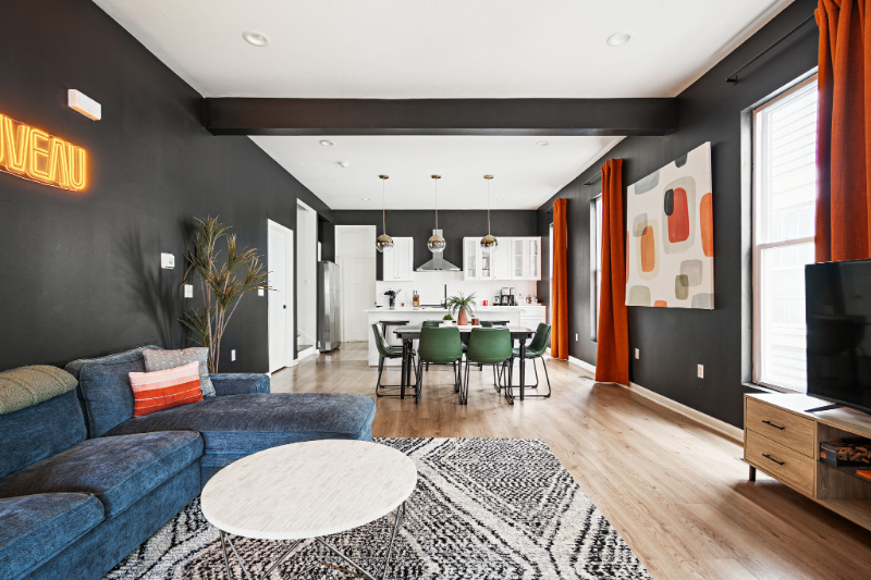 1734 S Talbott St - Photo 3 of 20