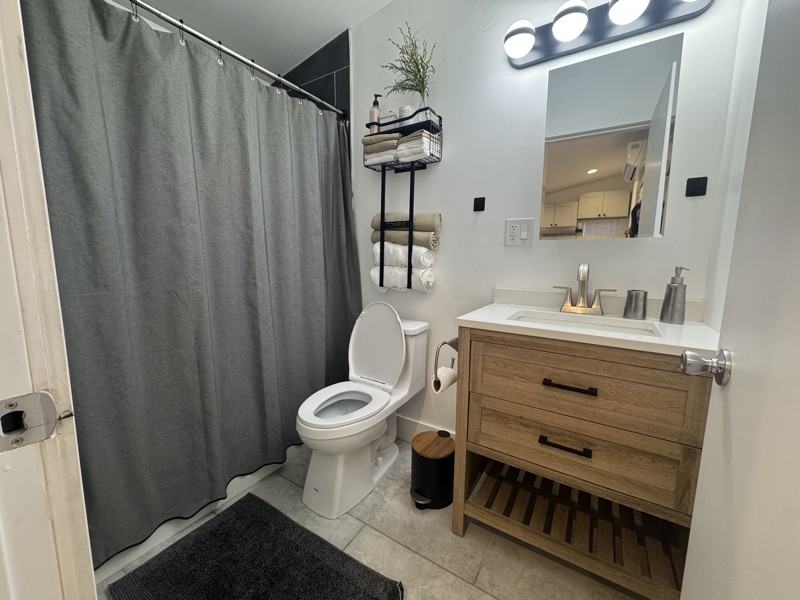 2501 Sumac Dr - Photo 5 of 8