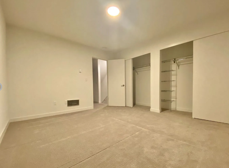 2854 Sw Adams St - Photo 4 of 9