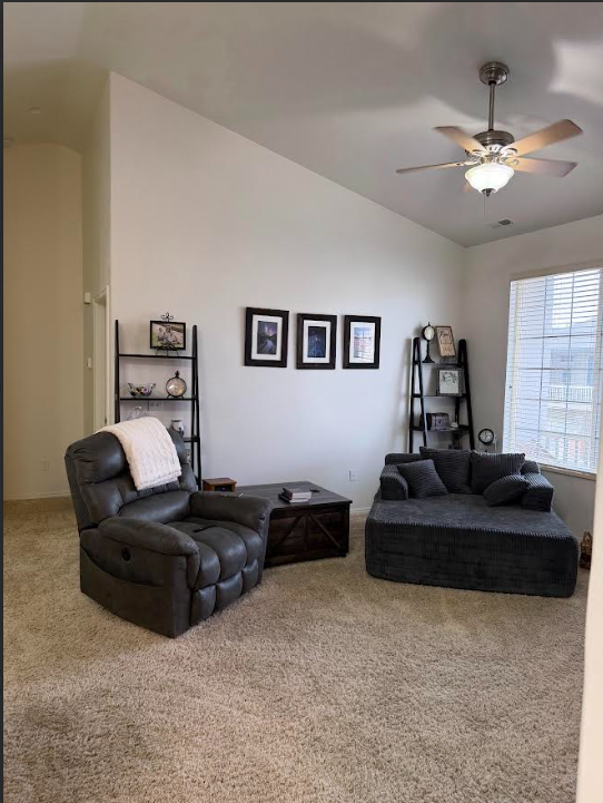 473 Kent Dr - Photo 2 of 11