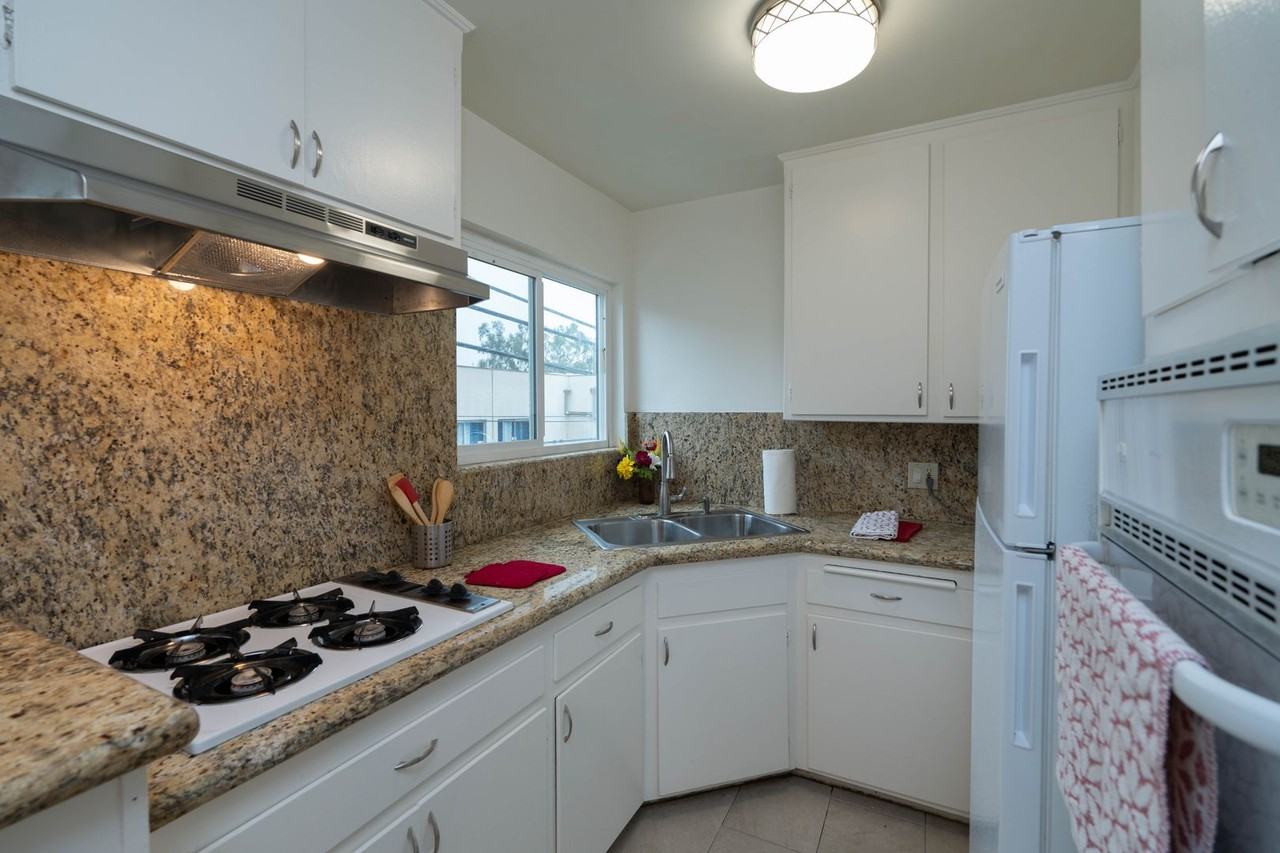 608Hayw - Photo 2 of 25