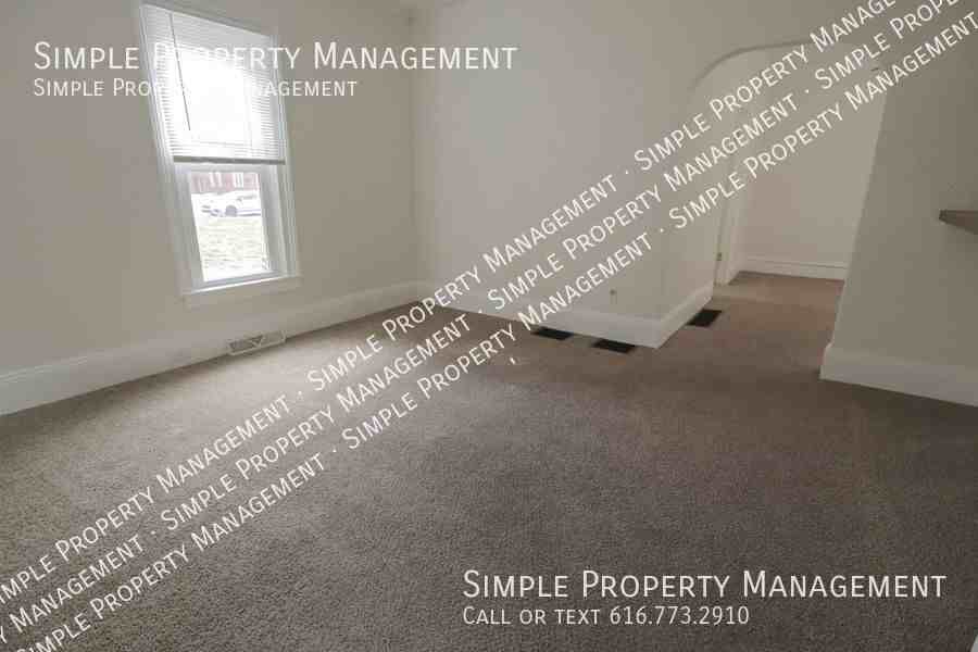 615 Mcreynolds Ave Nw #1 - Photo 2 of 18