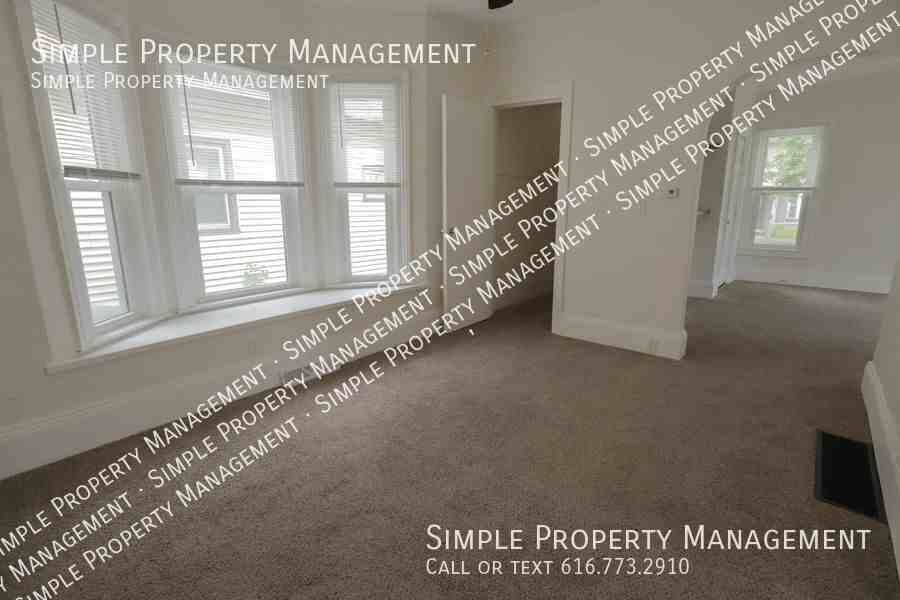 615 Mcreynolds Ave Nw #1 - Photo 6 of 18