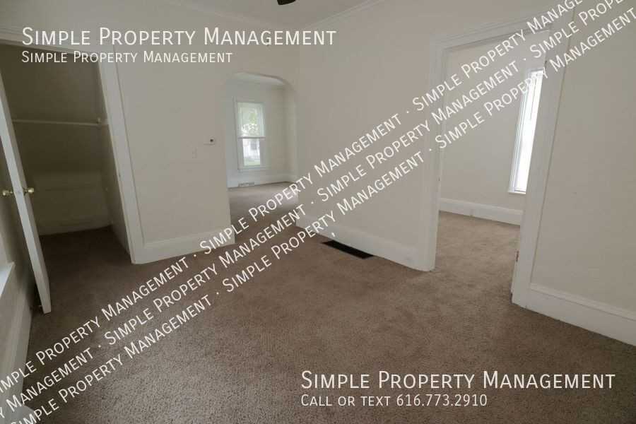 615 Mcreynolds Ave Nw #1 - Photo 7 of 18