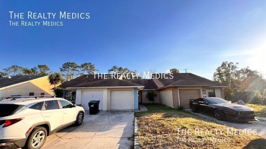 7628 University Garden Dr - Photo 2 of 25