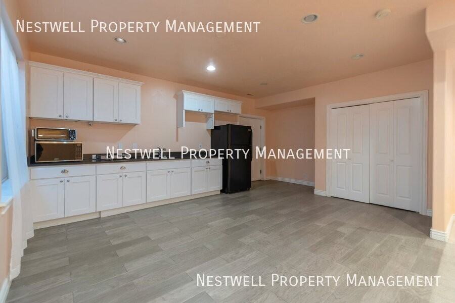 10552 S Crest Haven Ct #B - Photo 2 of 14