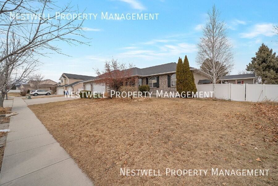 4658 W Hayden Peak Dr - Photo 2 of 29