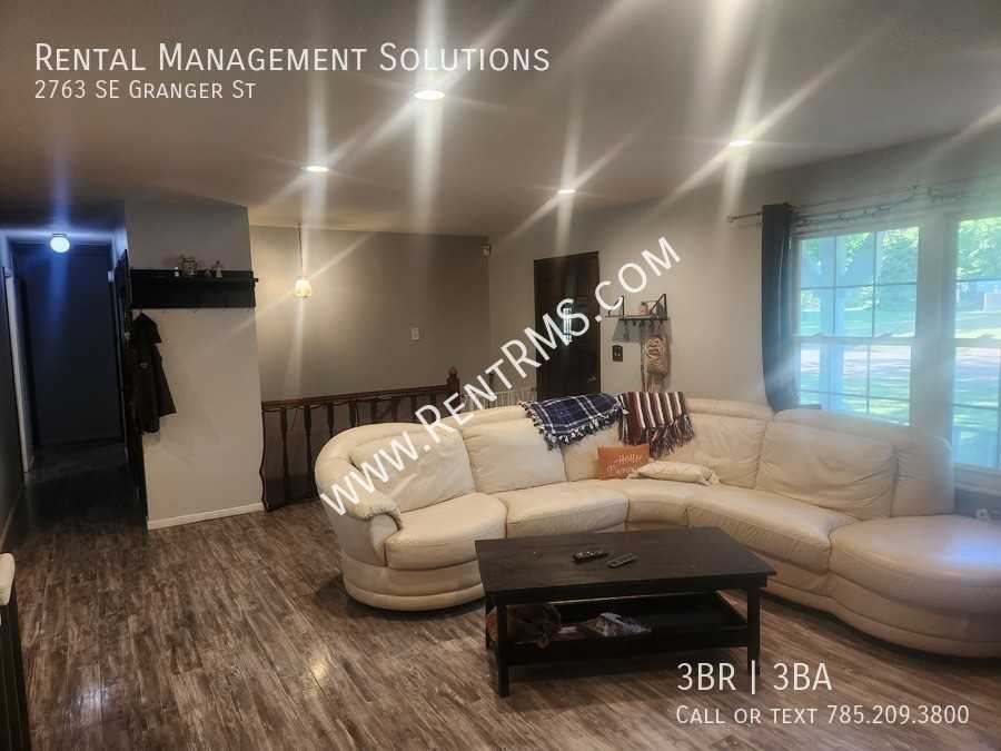 2763 Se Granger St - Photo 4 of 22