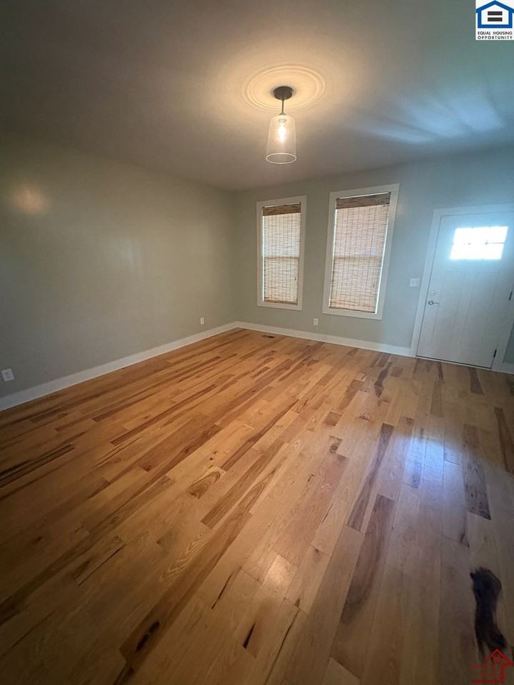 5906A Carl Pl - Photo 2 of 10