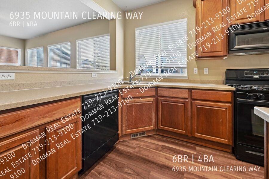 6935 Mountain Clearing Way - Photo 3 of 37