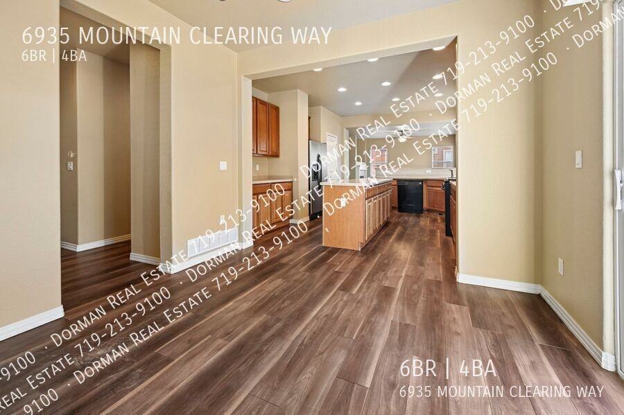 6935 Mountain Clearing Way - Photo 5 of 37