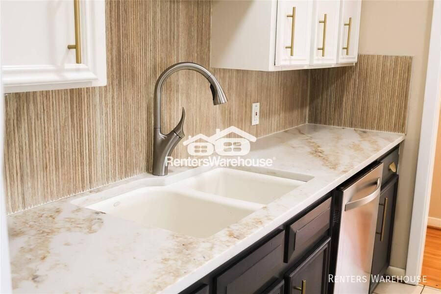 9506 Carousel Ln - Photo 7 of 31