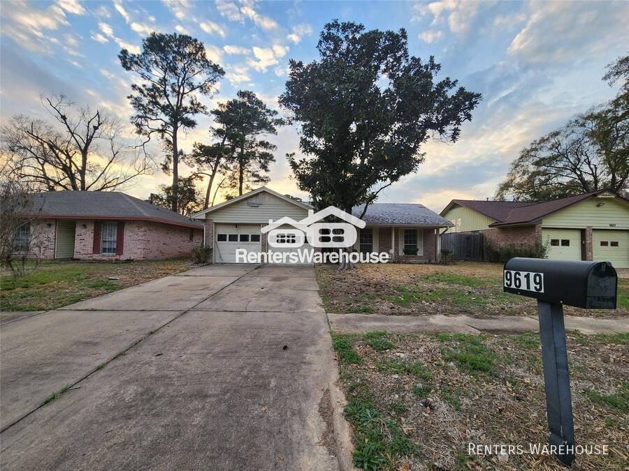 9619 Guest St - Photo 2 of 20