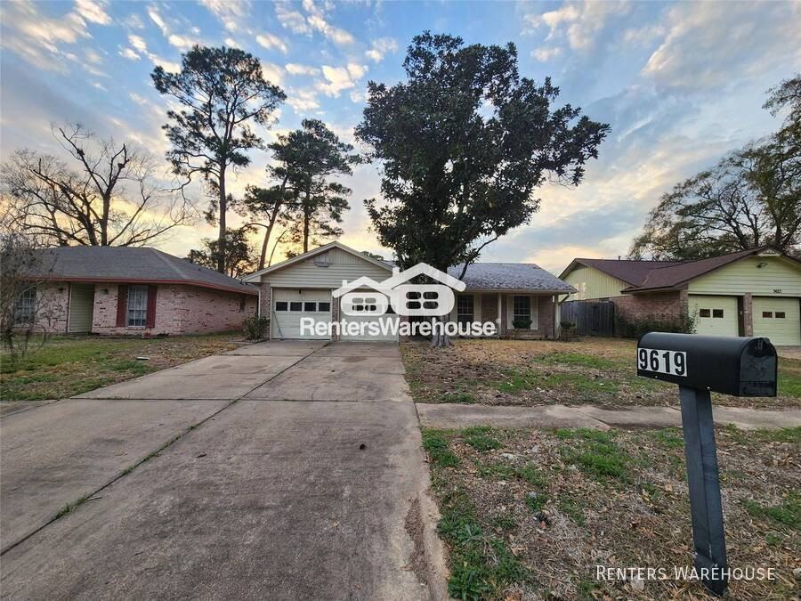 9619 Guest St - Photo 3 of 20