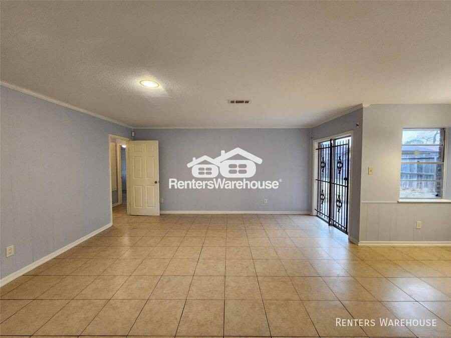 9619 Guest St - Photo 6 of 20