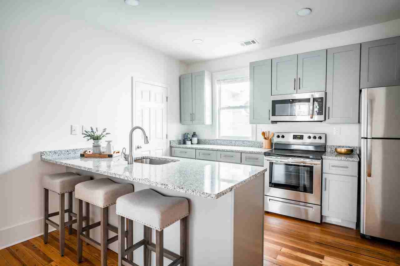 1359 Finley St Ne - Photo 3 of 19