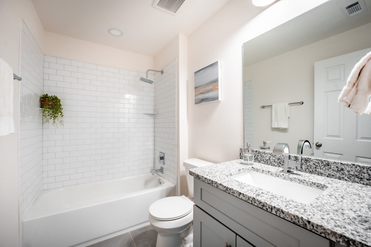 1359 Finley St Ne - Photo 5 of 19