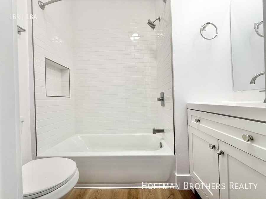4888 Lexington Ave - Photo 3 of 4