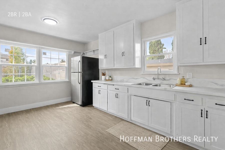 5326 Radford Ave #1 - Photo 3 of 7