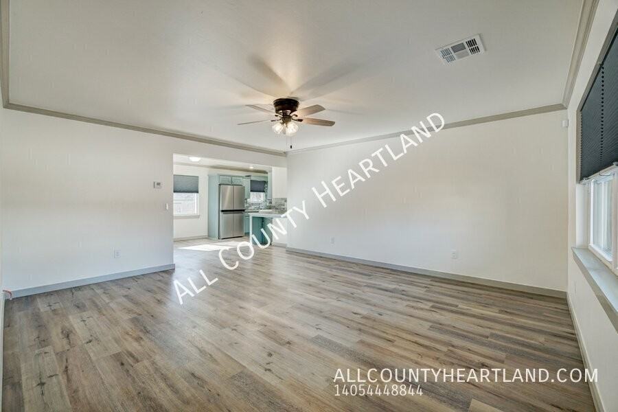 330 E 6th St - Photo 3 of 16