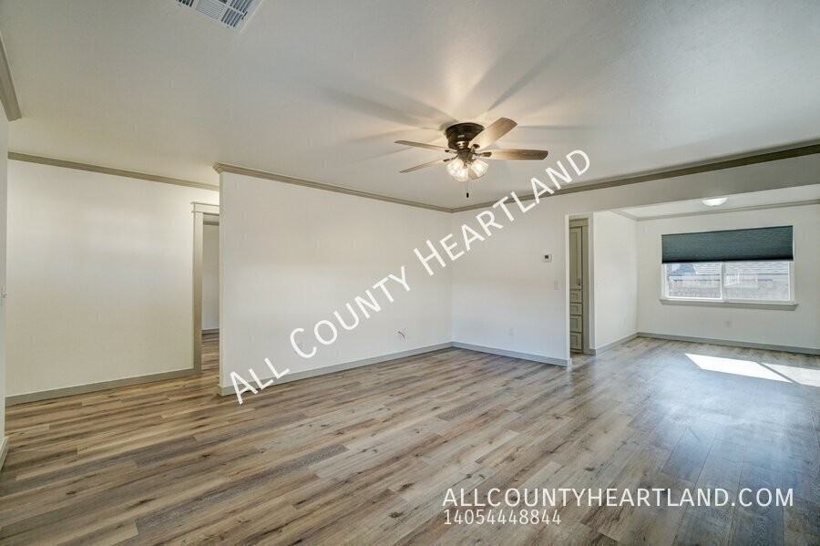 330 E 6th St - Photo 4 of 16