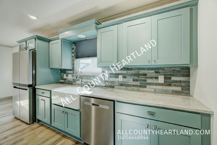 330 E 6th St - Photo 7 of 16