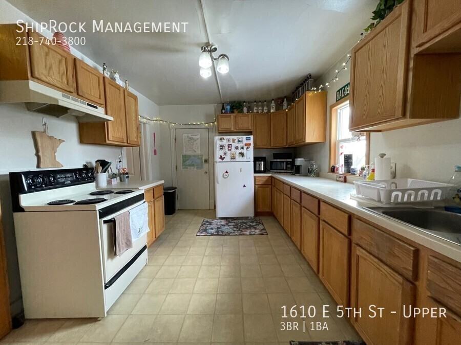 1610 E 5th St - Photo 2 of 9