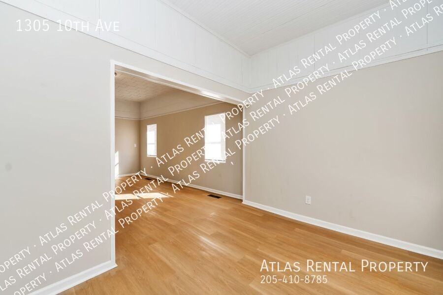 1305 10th Ave - Photo 6 of 24