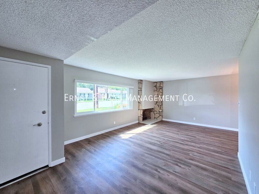 3610 Country Club Dr - Photo 3 of 23