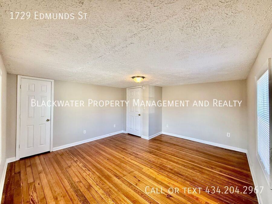 1729 Edmunds St - Photo 7 of 7