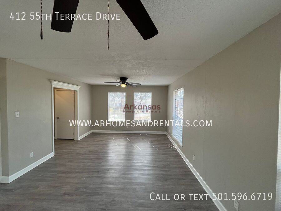 412 55th Terrace Dr - Photo 2 of 18