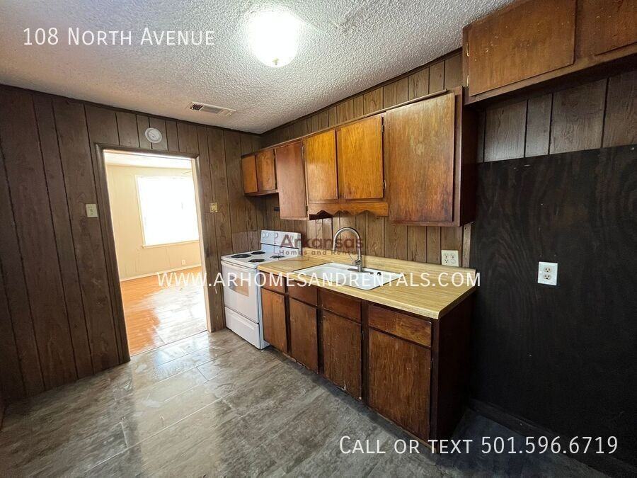 108 North Ave - Photo 4 of 11