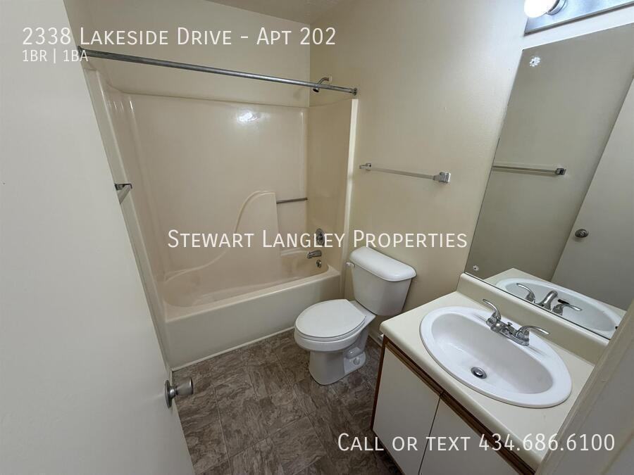 2338 Lakeside Dr #202 - Photo 4 of 11