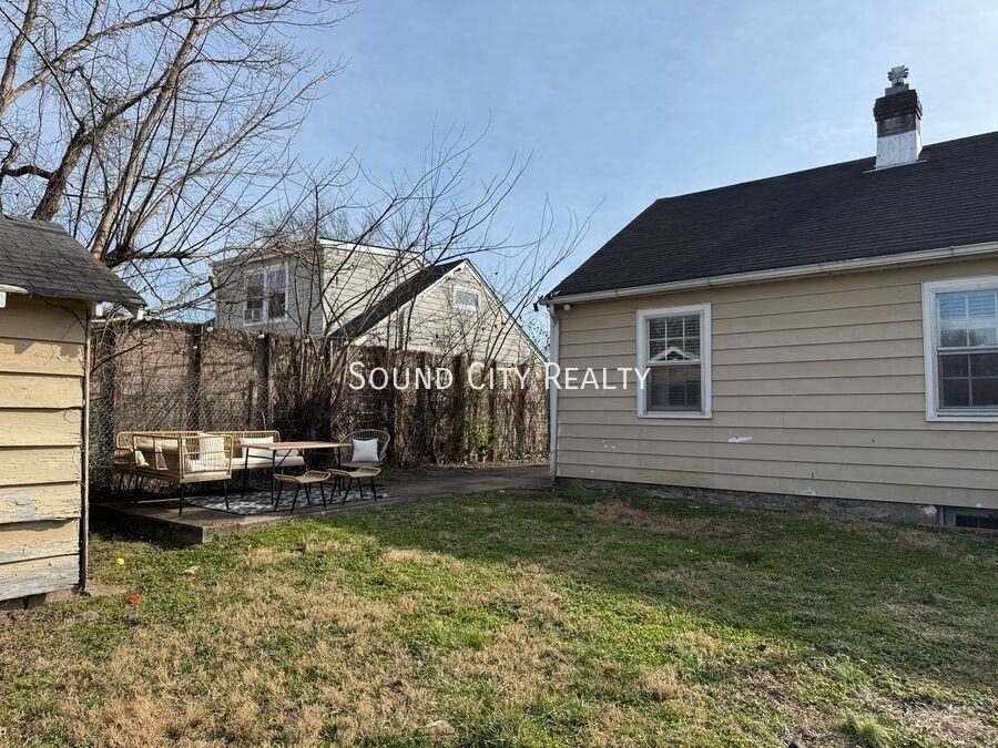 927 Granada Ave - Photo 6 of 19