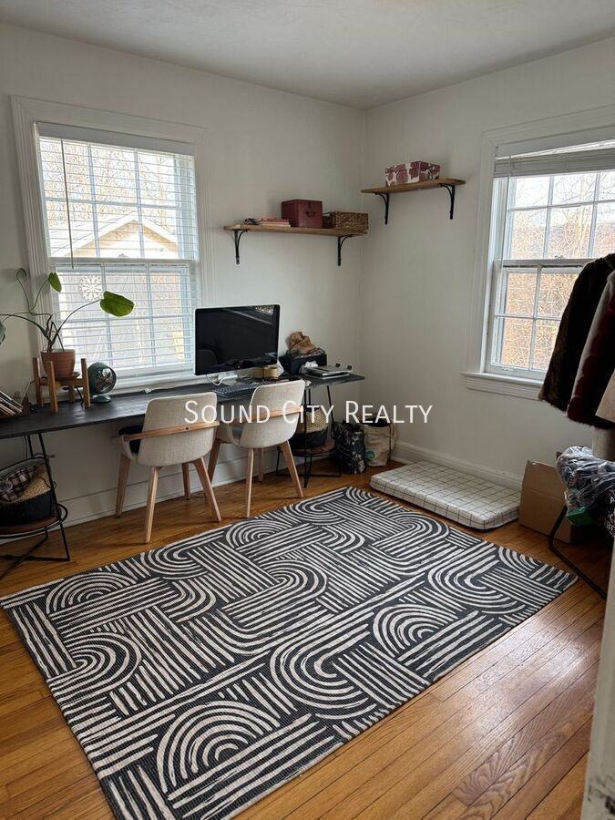 927 Granada Ave - Photo 7 of 19